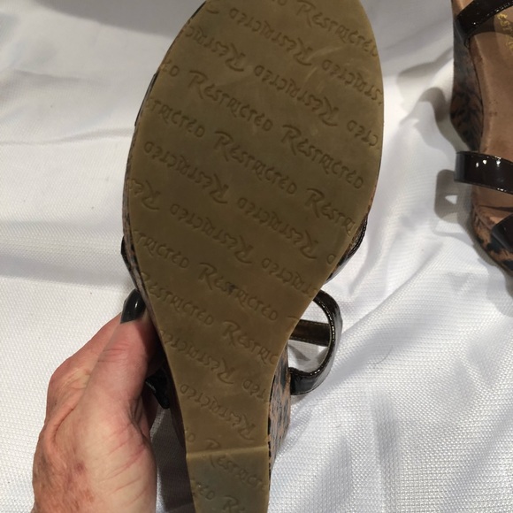 Sexy Brown animal printed COMFY wedge sandal - Picture 4 of 5